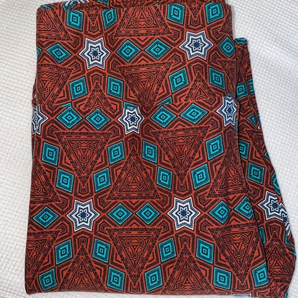 LuLaRoe legging bundle with 4 pieces size OS - Picture 7 of 12